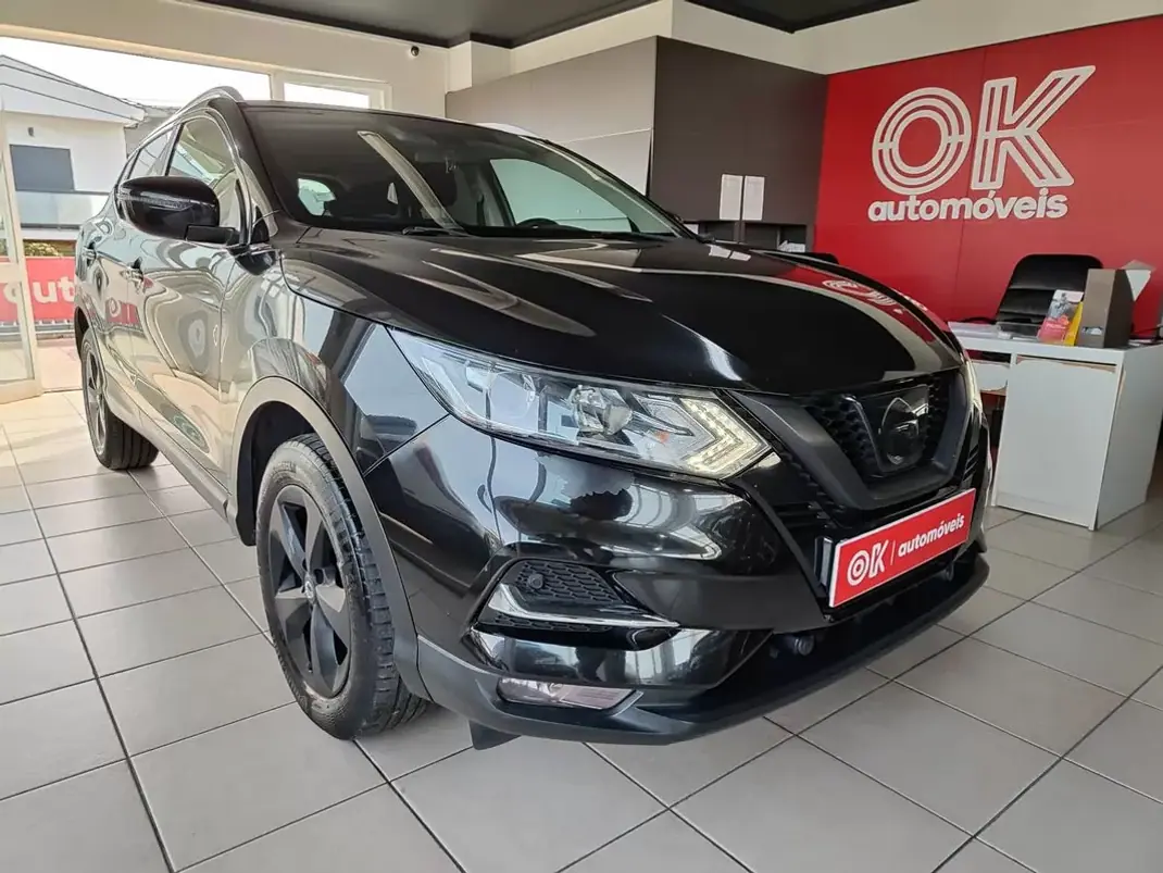 Nissan Qashqai 2017 - 15750 EUR, 155200 km - AUTO.MOTO.pt - 155200km - foto 1 de 37