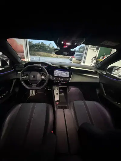 Peugeot e-308 2023 - 29990 EUR, 18850 km - AUTO.MOTO.pt - 18850km - foto 8 de 14