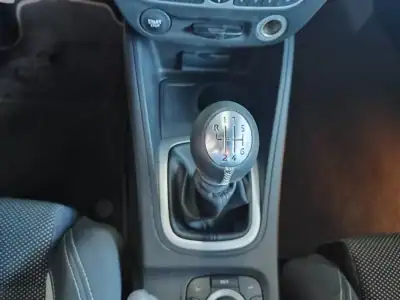 Renault Mégane Coupe 2010 - 18950 EUR, 157000 km - AUTO.MOTO.pt - 157000km - foto 38 de 39