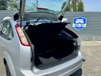 Ford Focus 2009 - 7250 EUR, 177000 km - AUTO.MOTO.pt - 177000km - foto 9 de 23