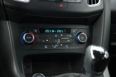 Ford Focus 2018 - 14990 EUR, 104000 km - AUTO.MOTO.pt - 104000km - foto 17 de 29