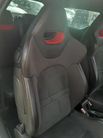 Citroën DS3 2012 - 16900 EUR, 132000 km - AUTO.MOTO.pt - 132000km - foto 16 de 17