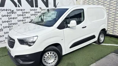 Opel COMBO 2022 - 14900 EUR, 136000 km - AUTO.MOTO.pt - 136000km - foto 2 de 12