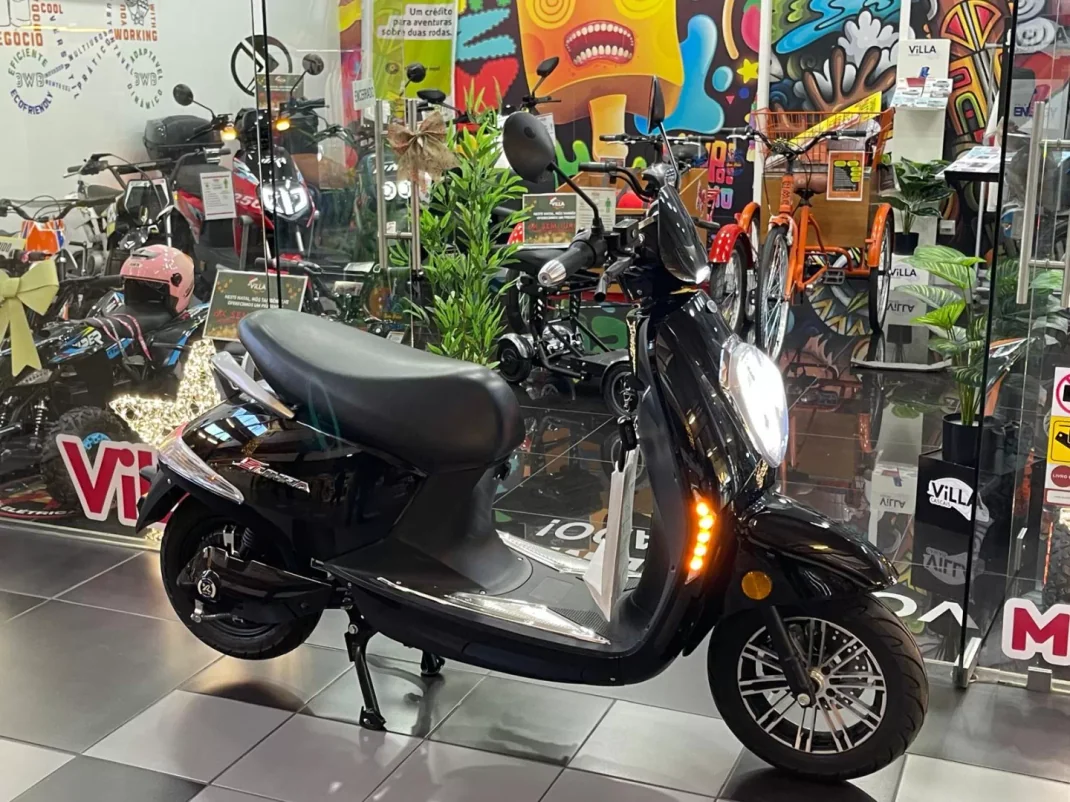 2022 - 1950 EUR, 0 km - AUTO.MOTO.pt - foto 2 de 11