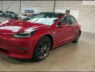 Tesla Model 3 2020 - 24500 EUR, 165500 km - foto 2 de 6