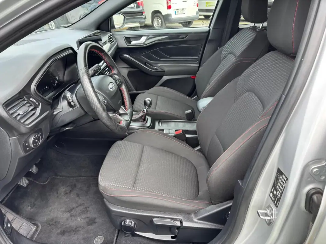 Ford Focus 2024 - 23490 EUR, 35103 km - AUTO.MOTO.pt - 35103km - foto 9 de 14