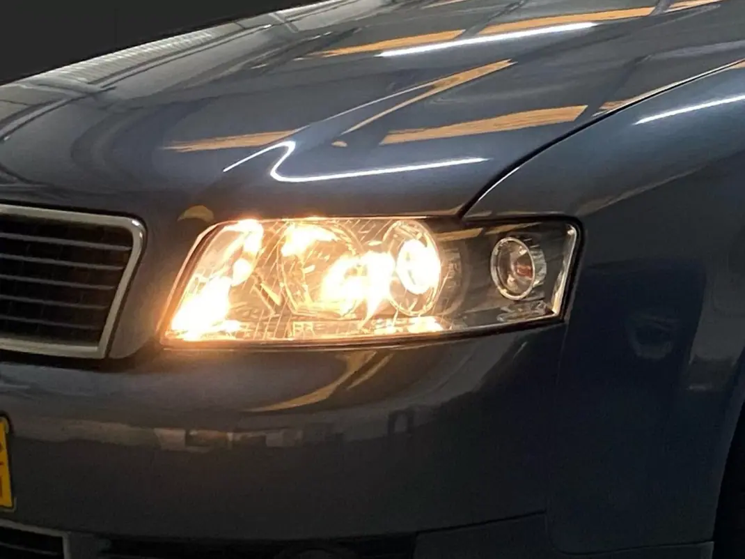 Audi A4 Avant 2004 - 6450 EUR, 278800 km - AUTO.MOTO.pt - 278800km - foto 5 de 20