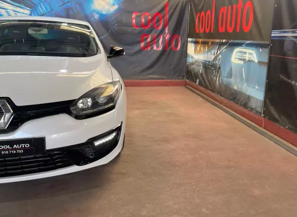 Renault Mégane Coupe 2014 - 9750 EUR, 182000 km - AUTO.MOTO.pt - 182000km - foto 13 de 44