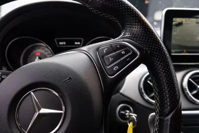 Mercedes-Benz CLA 180 2015 - 15900 EUR, 158000 km - AUTO.MOTO.pt - 158000km - foto 22 de 26