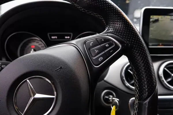 Mercedes-Benz CLA 180 2015 - 15900 EUR, 158000 km - AUTO.MOTO.pt - 158000km - foto 22 de 26
