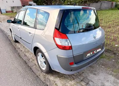 Renault Grand Scénic 2005 - 3990 EUR, 173744 km - AUTO.MOTO.pt - 173744km - foto 2 de 7