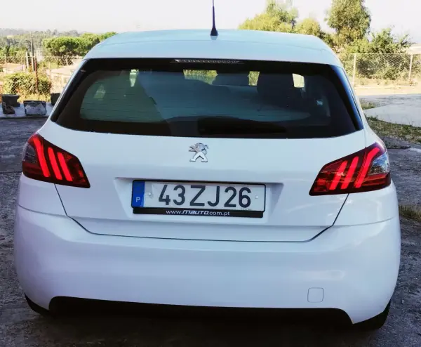 Peugeot 308 2019 - 11950 EUR, 114000 km - 114000km - foto 6 de 38