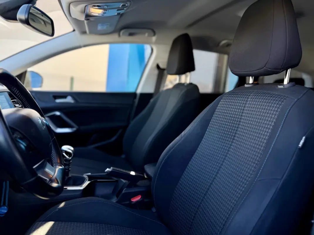Peugeot 308 SW 2019 - 10950 EUR, 114000 km - 114000km - foto 13 de 25