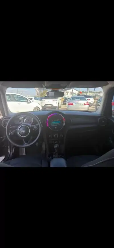 MINI 5 Portas 2018 - 13900 EUR, 185247 km - AUTO.MOTO.pt - 185247km - foto 9 de 13