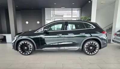Mercedes-Benz EQE 2024 — foto 3 de 44