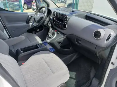 Citroën BERLINGO 1.6 HDI 600 C/AC 2010 - 8750 EUR, 54679 km - AUTO.MOTO.pt - 54679km - foto 19 de 23