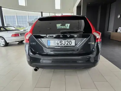 Volvo V60 2012 - 7990 EUR, 222113 km - AUTO.MOTO.pt - 222113km - foto 5 de 11