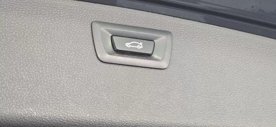 BMW 320 2013 - 21750 EUR, 170000 km - AUTO.MOTO.pt - 170000km - foto 29 de 51