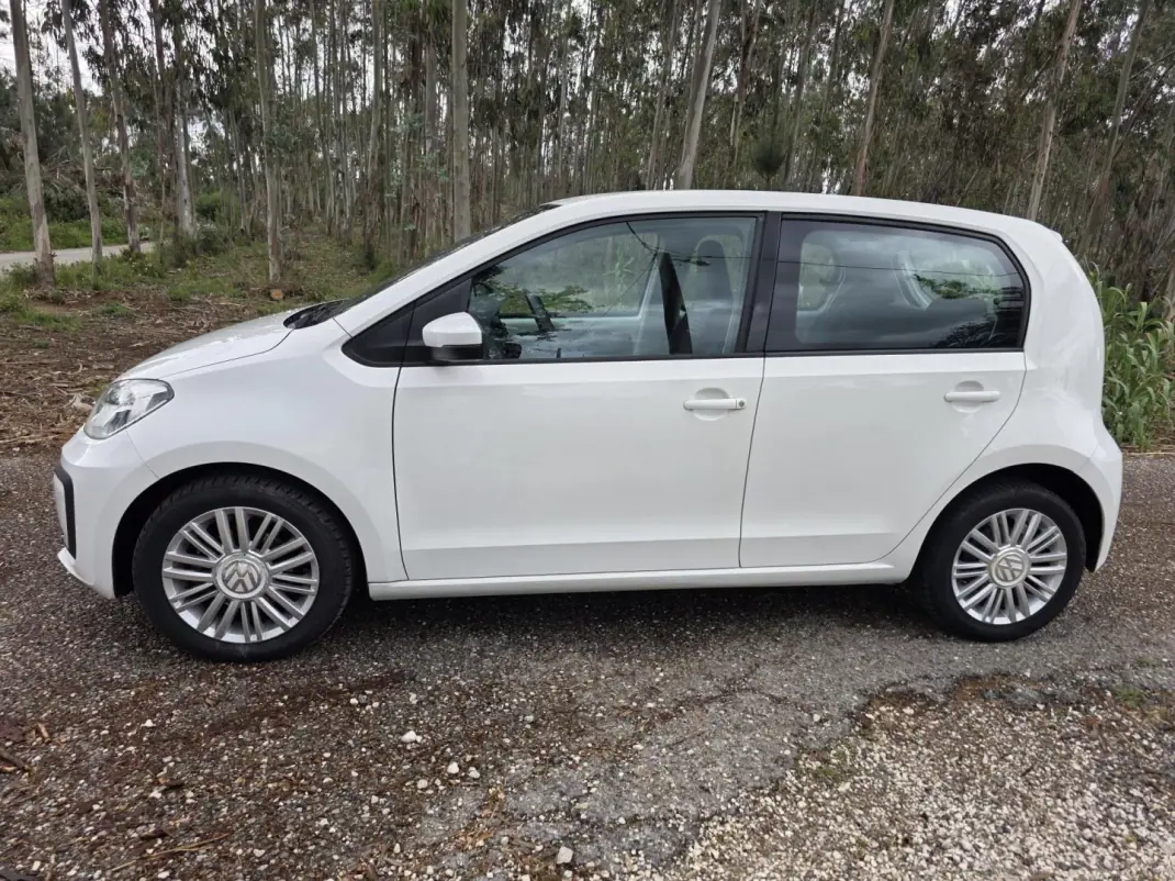 Volkswagen Up! 2016 - 7990 EUR, 152974 km - AUTO.MOTO.pt - 152974km - foto 41 de 71
