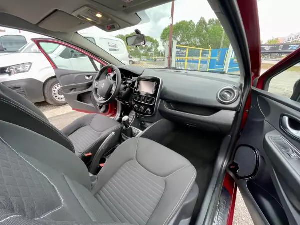 Renault Clio Sport Tourer 2018 - 11350 EUR, 87109 km - AUTO.MOTO.pt - 87109km - foto 27 de 27