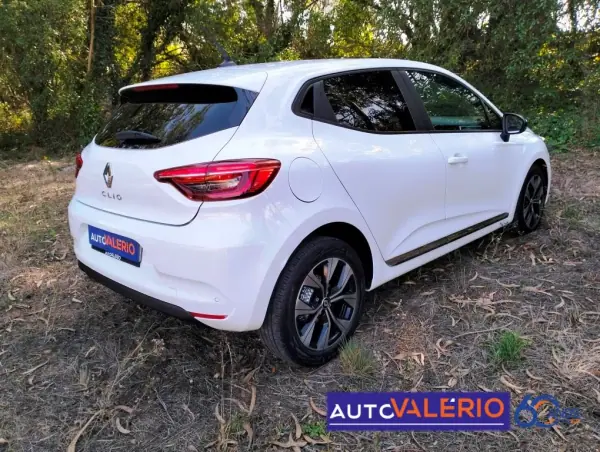 Renault Clio 2023 - 15950 EUR, 55104 km - AUTO.MOTO.pt - 55104km - foto 5 de 31