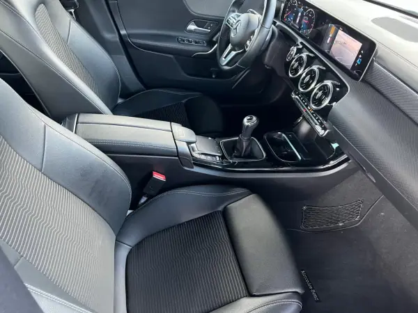 Mercedes-Benz CLA 180 2020 - 21750 EUR, 168500 km - AUTO.MOTO.pt - 168500km - foto 9 de 12