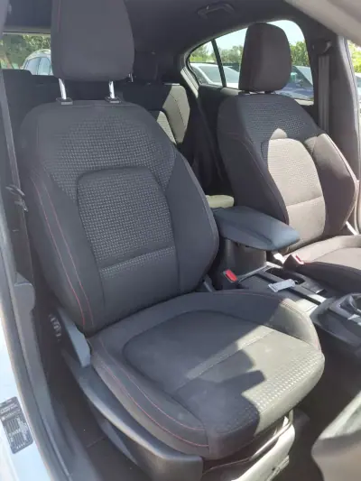 Ford Focus 2023 - 17900 EUR, 70000 km - AUTO.MOTO.pt - 70000km - foto 9 de 14