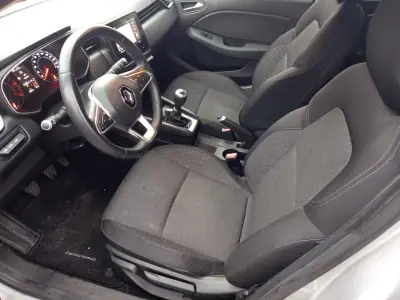 Renault Clio 2021 - 15990 EUR, 90301 km - AUTO.MOTO.pt - 90301km - foto 6 de 10