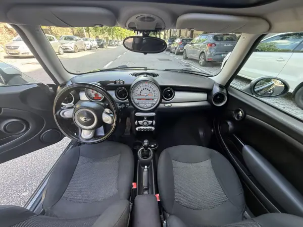 MINI Cooper 2008 - 7450 EUR, 99000 km - AUTO.MOTO.pt - 99000km - foto 13 de 15
