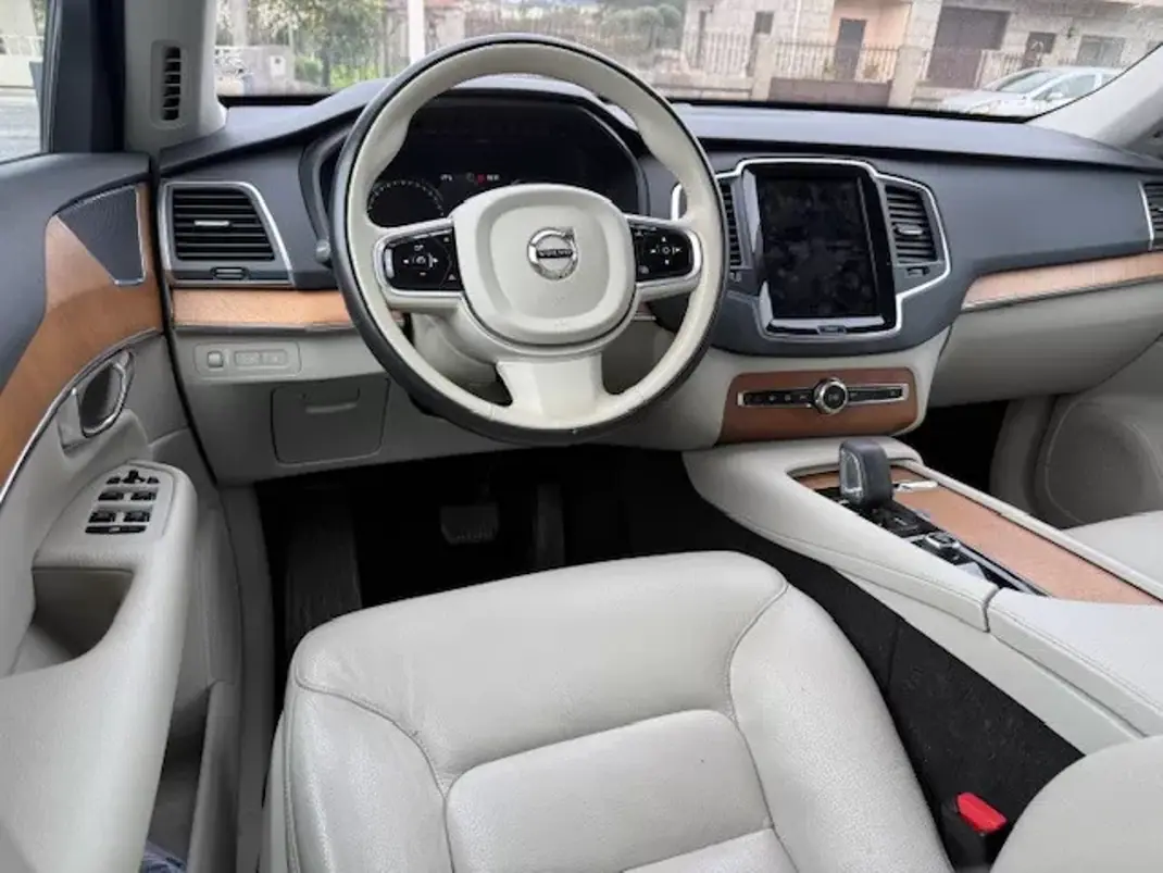 Volvo XC 90 2021 - 44900 EUR, 189000 km - AUTO.MOTO.pt - 189000km - foto 7 de 16