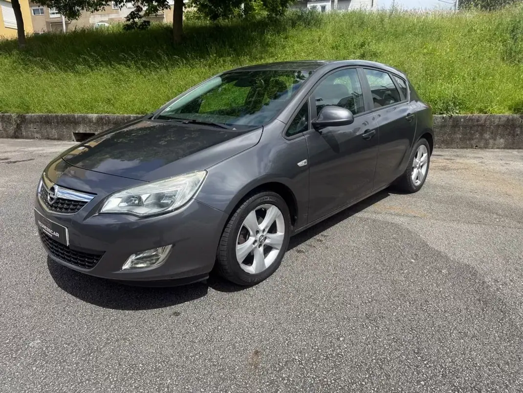 Opel Astra 2010 - 5990 EUR, 175000 km - AUTO.MOTO.pt - 175000km - foto 1 de 22