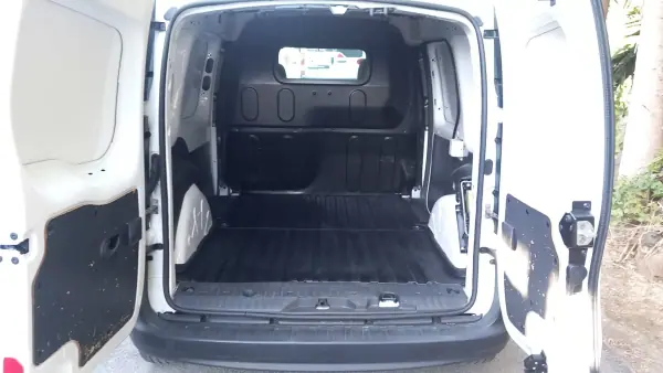 Renault Kangoo 2021 - 19500 EUR, 92500 km - AUTO.MOTO.pt - 92500km - foto 6 de 17