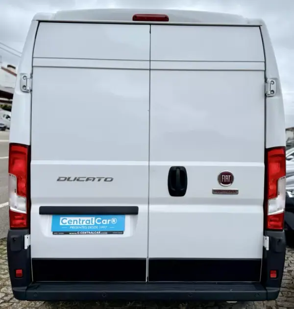 Fiat DUCATO 2.2 M-Jet L3H2 140Cv | IVA DEDUTÍVEL 2023 - 27950 EUR, 28000 km - AUTO.MOTO.pt - 28000km - foto 9 de 23
