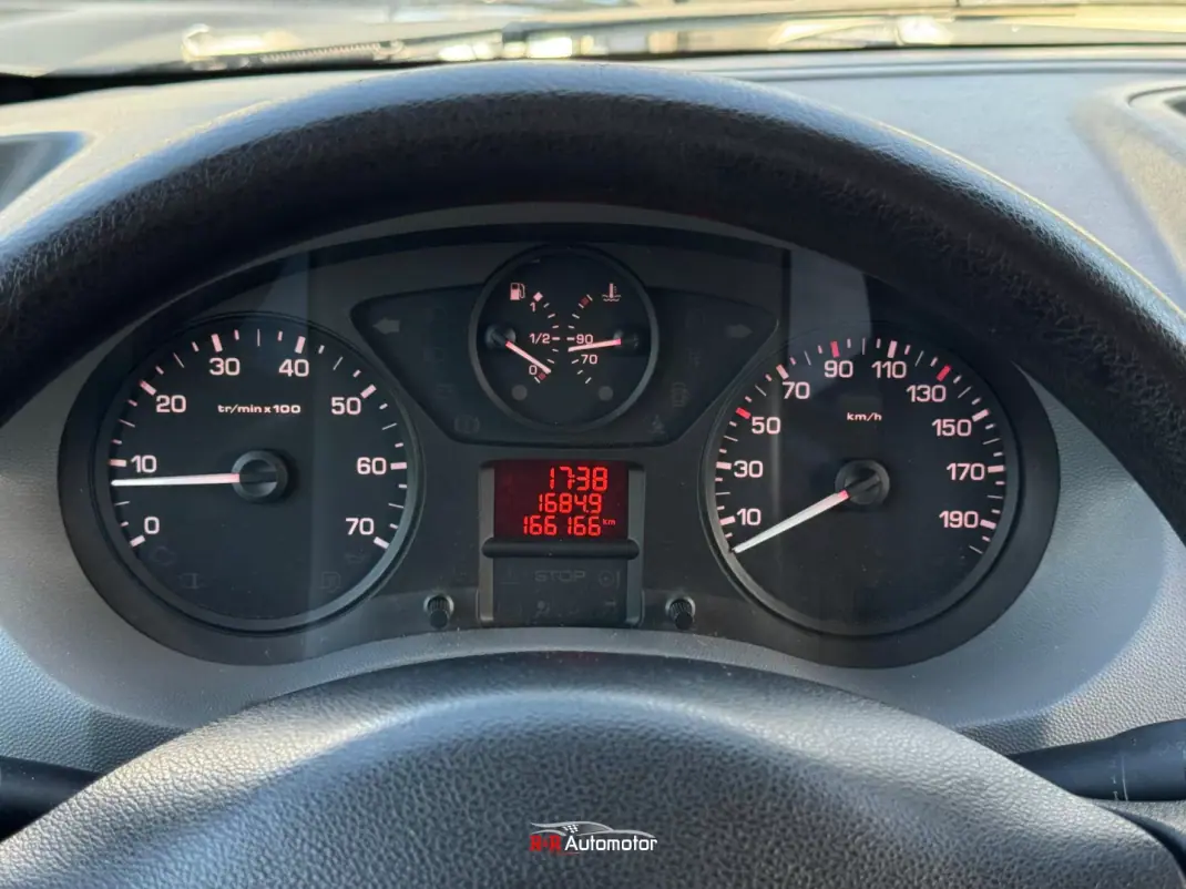 Peugeot Expert 2011 - 10900 EUR, 166000 km - 166000km - foto 15 de 17