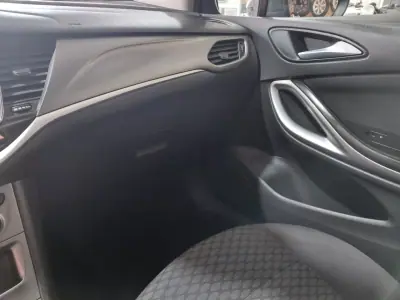 Opel Astra 2019 - 11900 EUR, 155000 km - AUTO.MOTO.pt - 155000km - foto 16 de 21