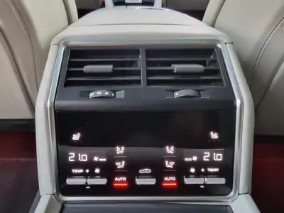 Porsche Panamera Sport Turismo 2018 - 84990 EUR, 147000 km - AUTO.MOTO.pt - 147000km - foto 44 de 50