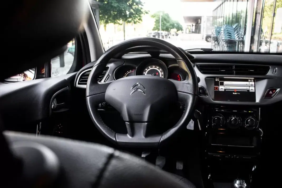 Citroën C3 2016 - 6490 EUR, 68132 km - AUTO.MOTO.pt - 68132km - foto 29 de 36