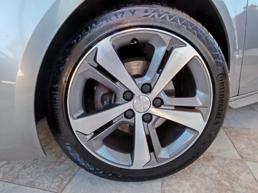 Peugeot 308 SW 2016 - 9990 EUR, 190000 km - 190000km - foto 11 de 21
