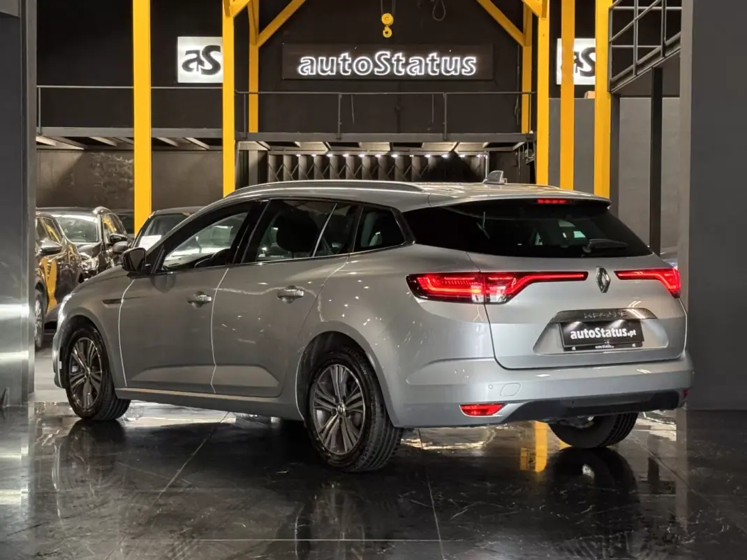 Renault Mégane Sport Tourer 2021 - 14990 EUR, 171050 km - AUTO.MOTO.pt - 171050km - foto 13 de 32