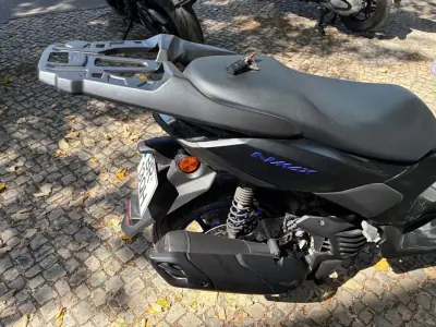 Yamaha NMAX 2025 - 2650 EUR, 34635 km - foto 5 de 12