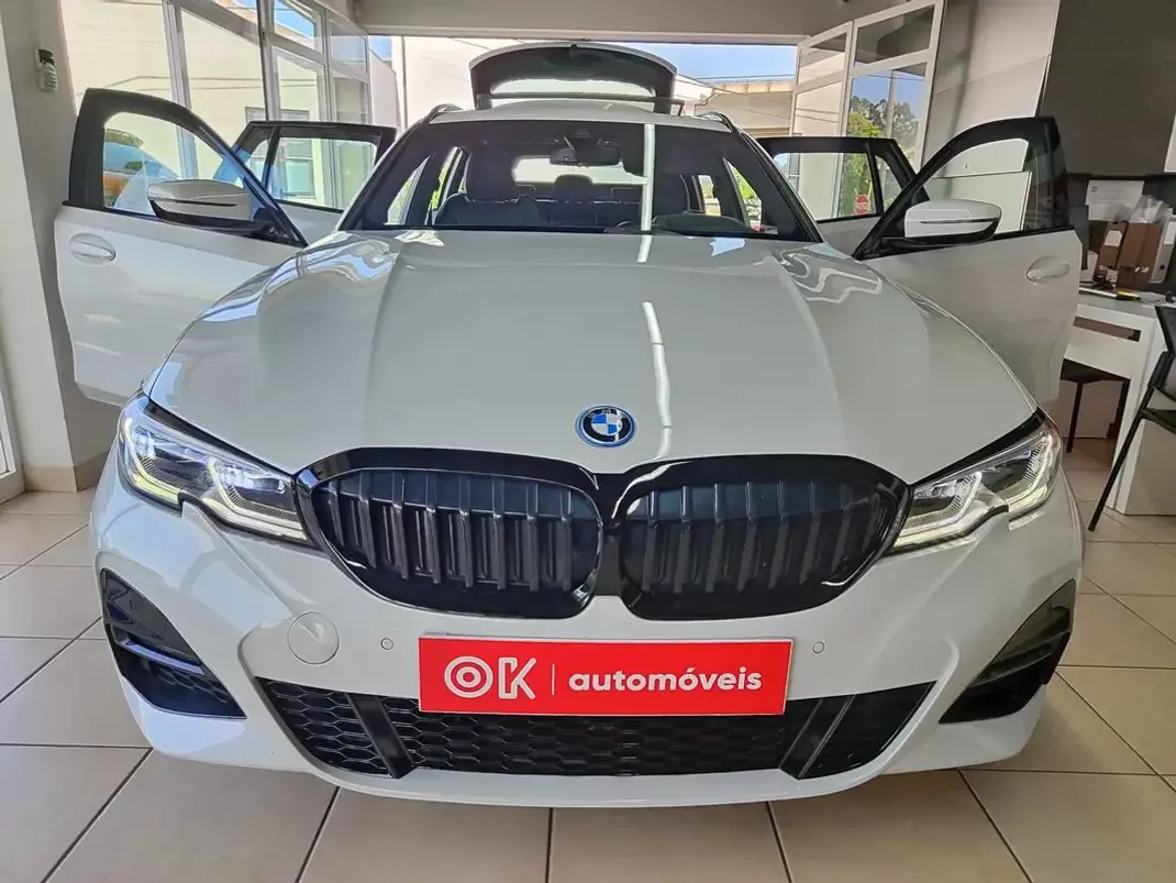 BMW 330 2022 - 36750 EUR, 83300 km - AUTO.MOTO.pt - 83300km - foto 21 de 38