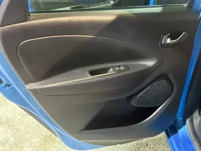 Renault Zoe 2020 - 13900 EUR, 105098 km - AUTO.MOTO.pt - 105098km - foto 13 de 28