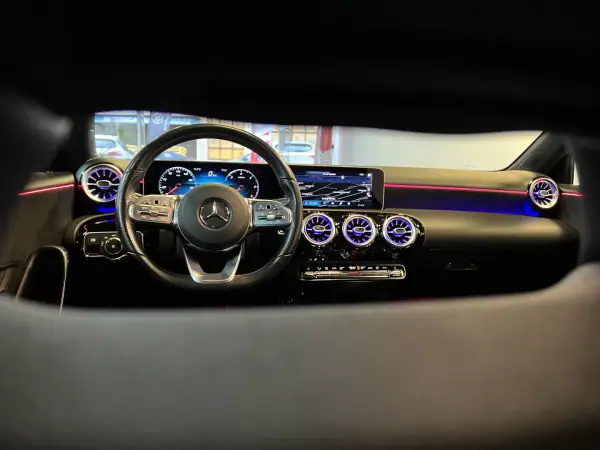 Mercedes-Benz A 180 2017 - 25990 EUR, 160000 km - AUTO.MOTO.pt - 160000km - foto 22 de 38