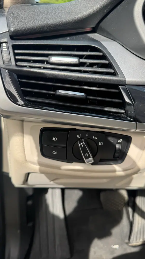 BMW X5 2016 - 21000 EUR, 230000 km - AUTO.MOTO.pt - 230000km - foto 9 de 23