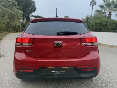 Kia Rio 2018 - 10999 EUR, 90000 km - AUTO.MOTO.pt - 90000km - foto 6 de 15