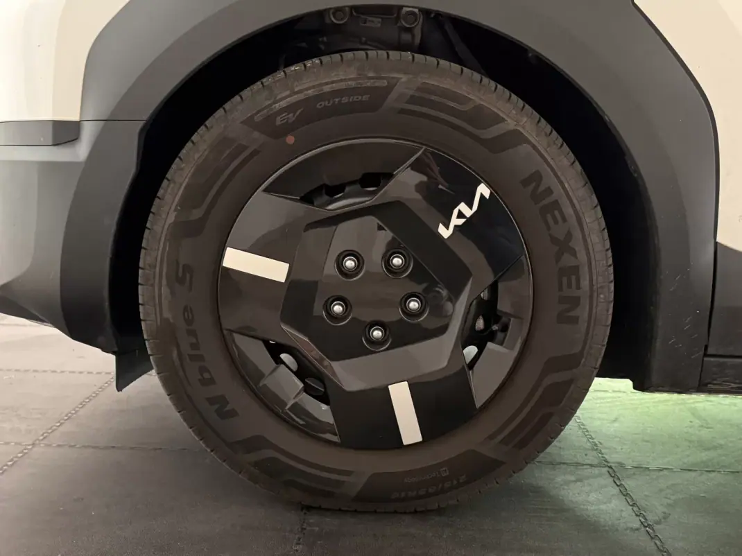 2026 - 36500 EUR, 4216 km - AUTO.MOTO.pt - 4216km - foto 8 de 23