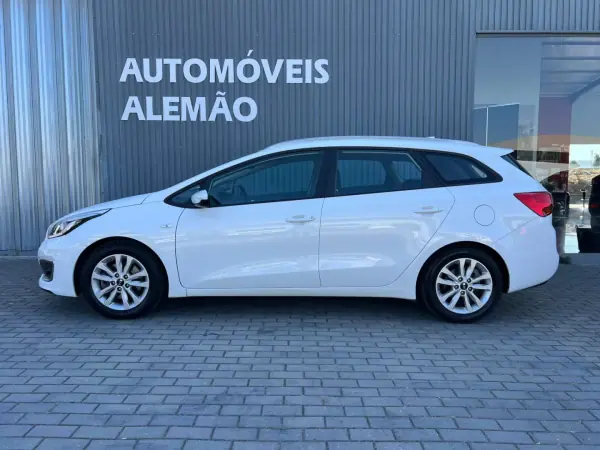 Kia Ceed SW 2018 - 10950 EUR, 79800 km - AUTO.MOTO.pt - 79800km - foto 4 de 16