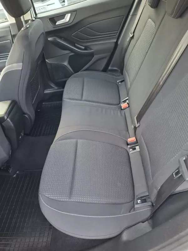 Ford Focus 2019 - 15500 EUR, 119500 km - AUTO.MOTO.pt - 119500km - foto 12 de 30