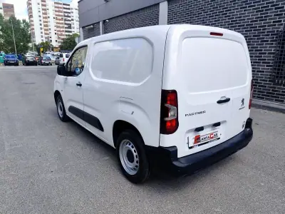 Peugeot Partner 1.6 HDI , 3 Lug. , Iva Dedutivel 2019 - 12480 EUR, 130000 km - AUTO.MOTO.pt - 130000km - foto 16 de 23