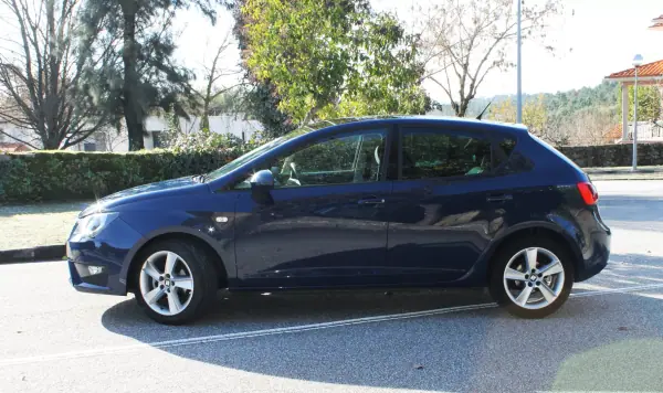 SEAT Ibiza 2017 - 12500 EUR, 55000 km - AUTO.MOTO.pt - 55000km - foto 12 de 41